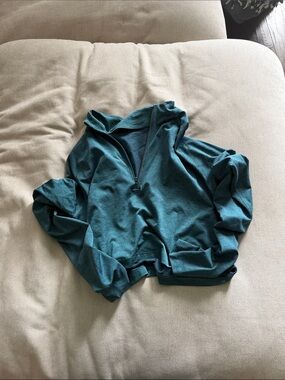 lululemon athletica Men's Teal Half-Zip Sweater cropped